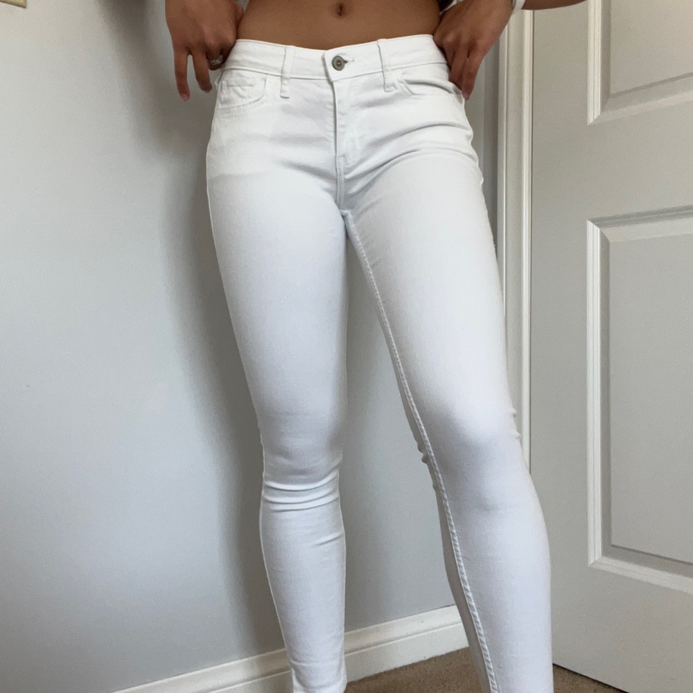 Hollister White Low-Rise Super Skinny Jeans